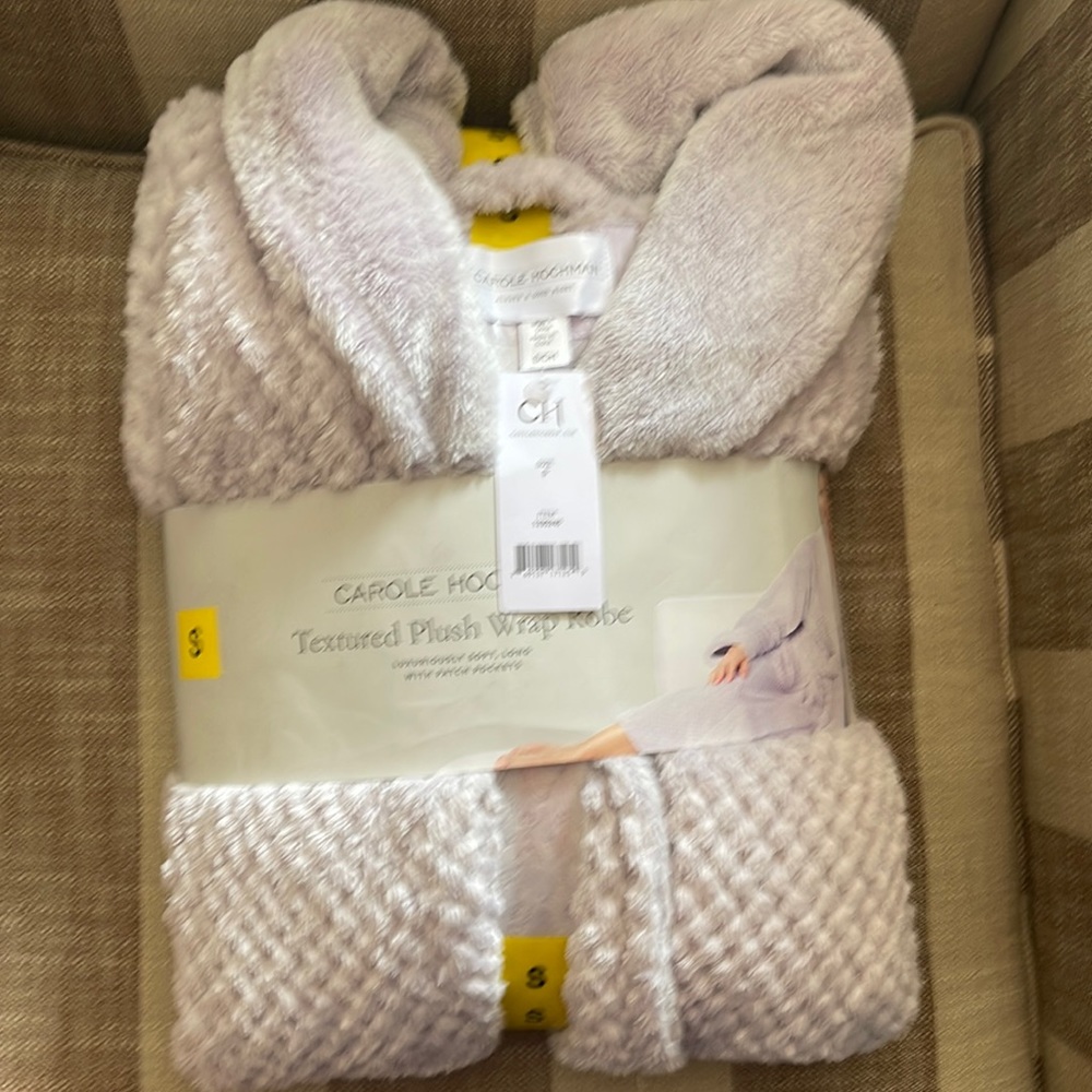 Carol Hochman textured plush wrap robe